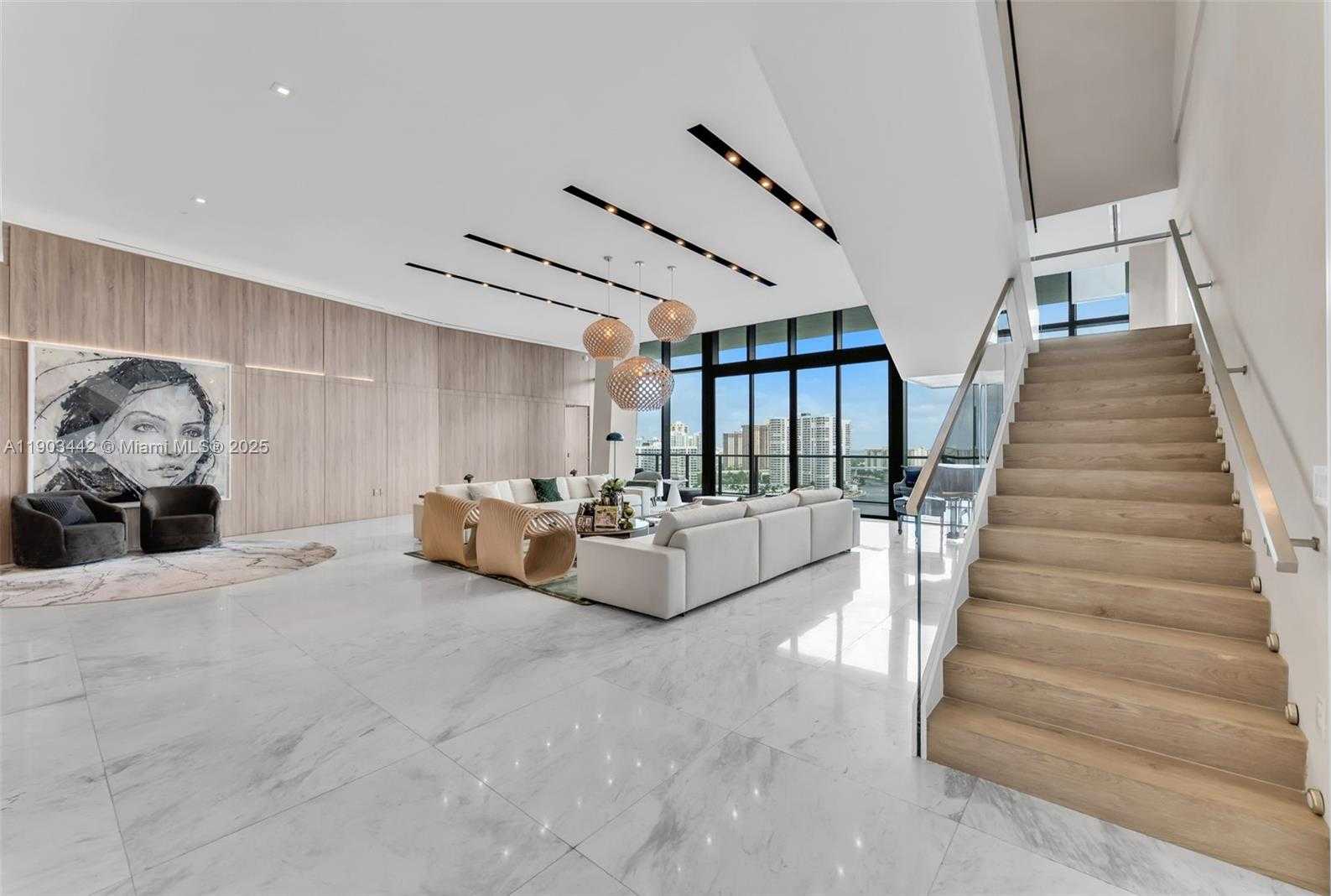 Imagen de Pequeño Objeto