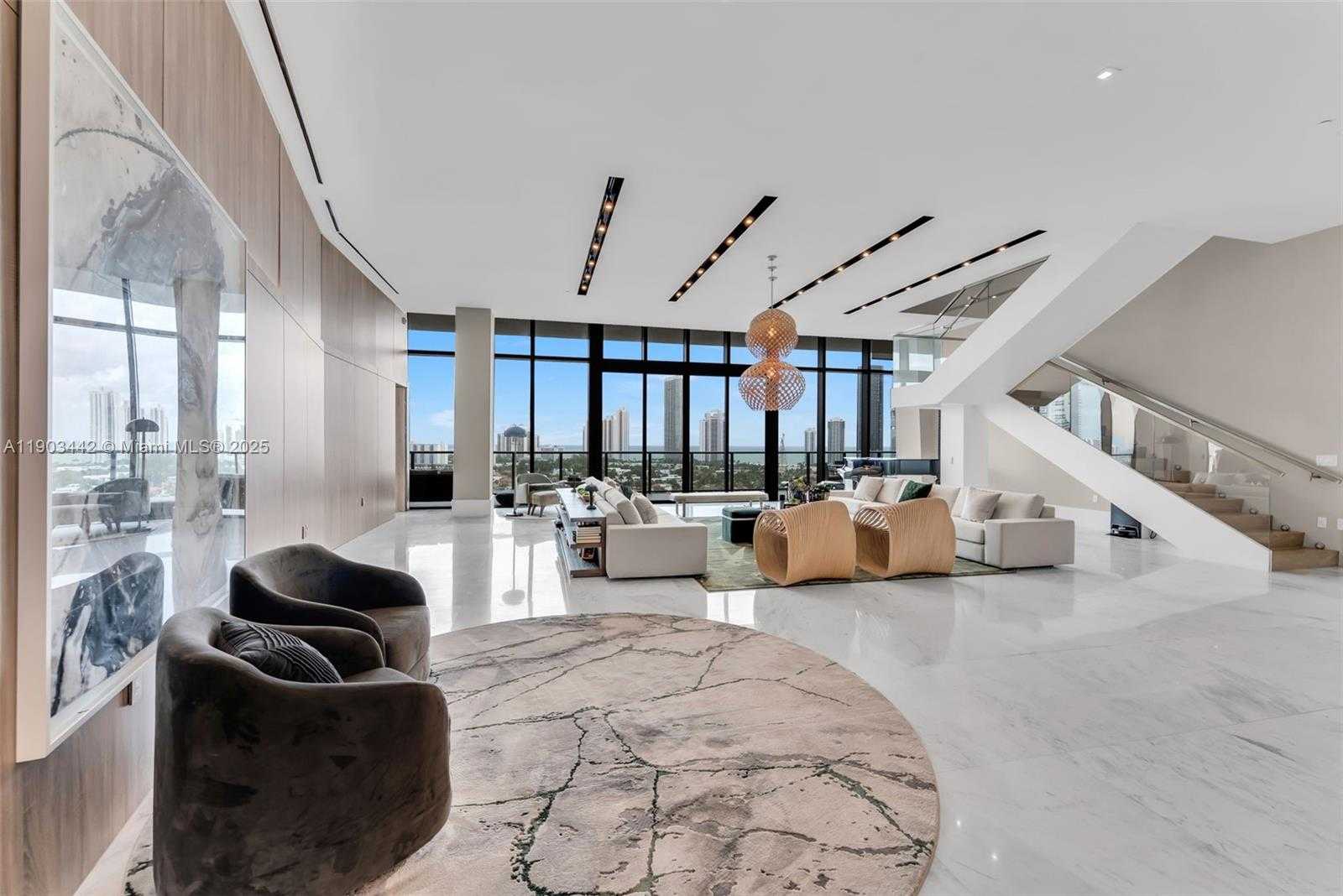 Imagen de Pequeño Objeto