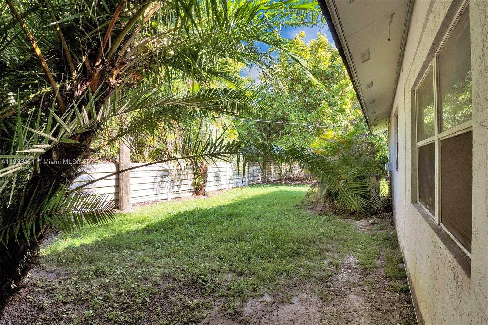 Small Image of 12193 SOUTH WEST 82ND AVE, Pinecrest Number 19