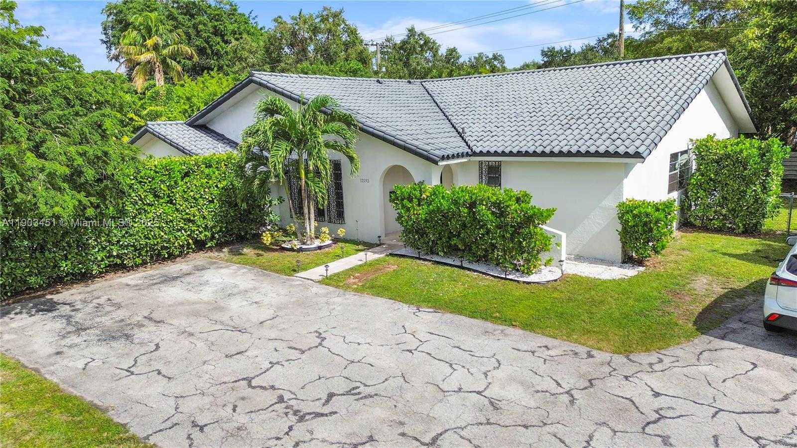 Small Image of 12193 SOUTH WEST 82ND AVE, Pinecrest Number 2