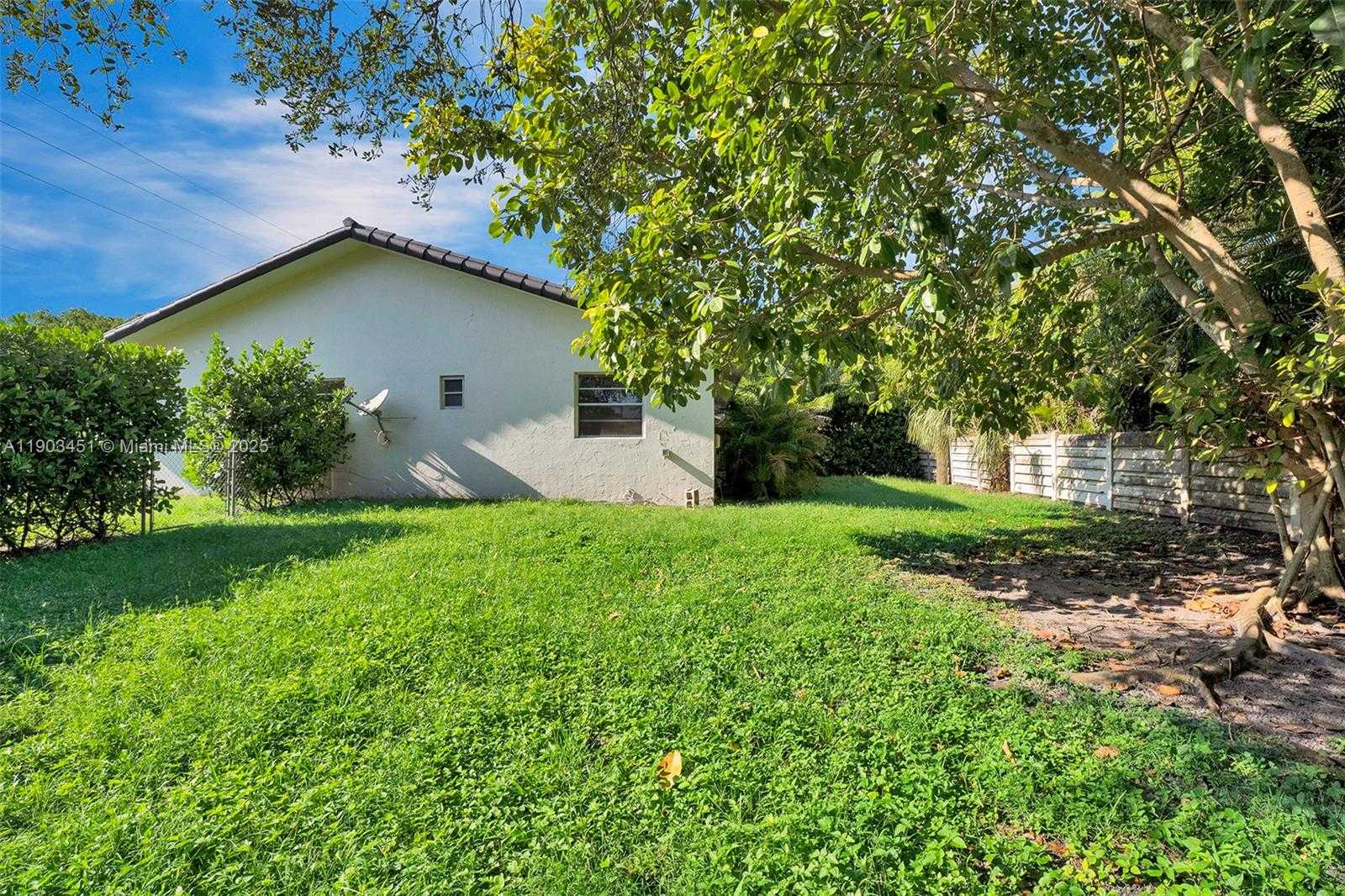 Small Image of 12193 SOUTH WEST 82ND AVE, Pinecrest Number 22