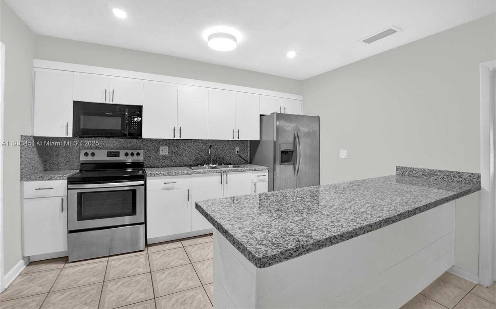 Small Image of 12193 SOUTH WEST 82ND AVE, Pinecrest Number 8