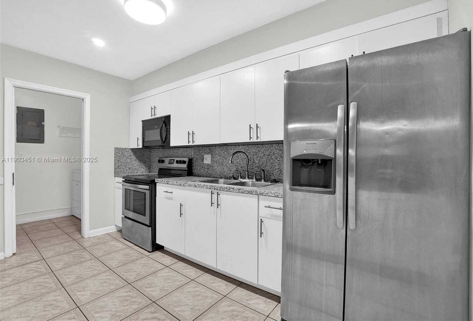 Small Image of 12193 SOUTH WEST 82ND AVE, Pinecrest Number 9