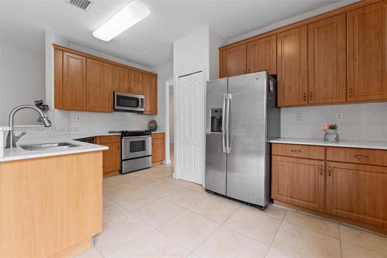 Small Image of 8394 NORTH WEST 113TH PATH, Doral Number 10