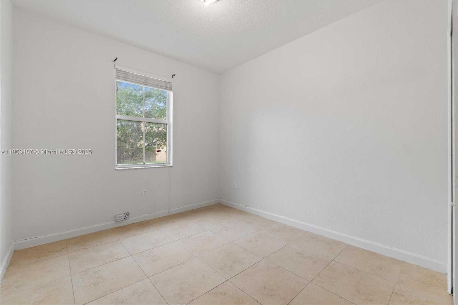 Small Image of 8394 NORTH WEST 113TH PATH, Doral Number 14
