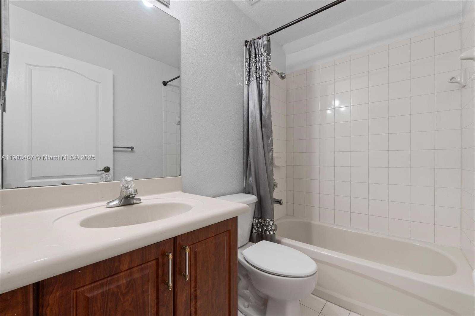 Small Image of 8394 NORTH WEST 113TH PATH, Doral Number 16