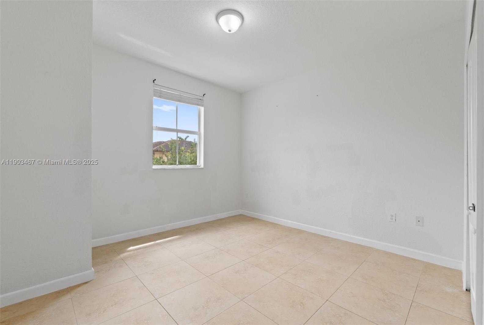 Small Image of 8394 NORTH WEST 113TH PATH, Doral Number 29