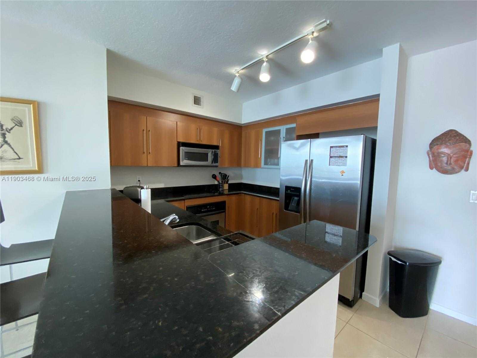 Small Image of 325 SOUTH BISCAYNE BLVD #3015, Miami Number 1