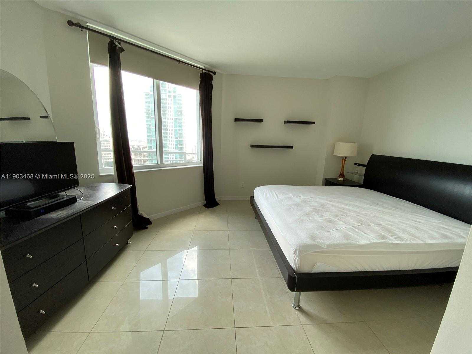 Small Image of 325 SOUTH BISCAYNE BLVD #3015, Miami Number 12