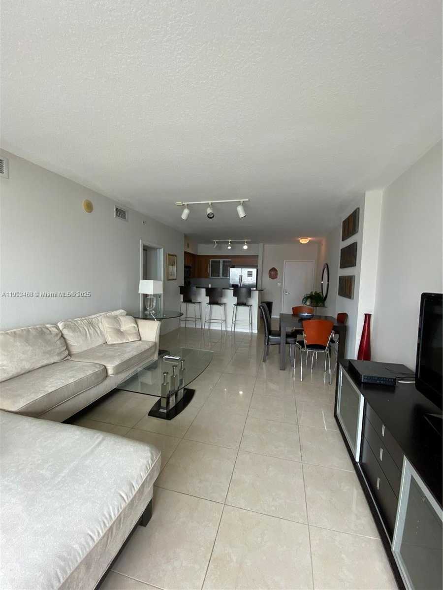 Small Image of 325 SOUTH BISCAYNE BLVD #3015, Miami Number 3