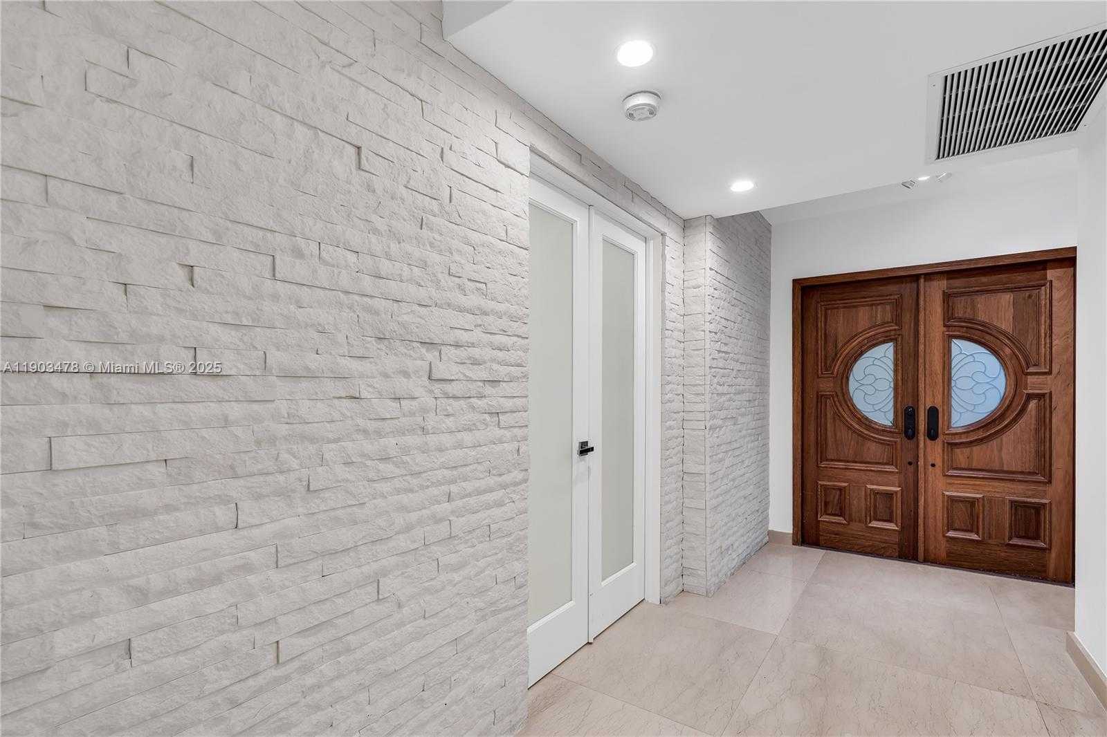 Small Image of 141 CRANDON BLVD #242, Key Biscayne Number 4