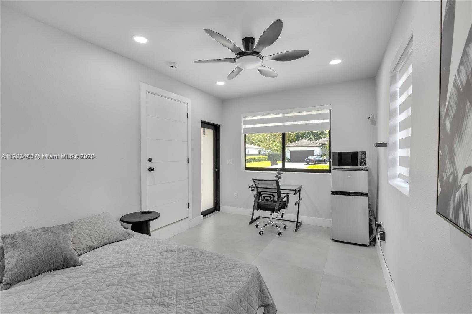 Small Image of 6021 SOUTH WEST 19TH ST, Miami Number 17