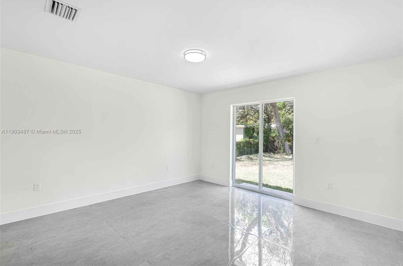 Small Image of 933 NORTH WEST 50TH ST, Miami Number 12