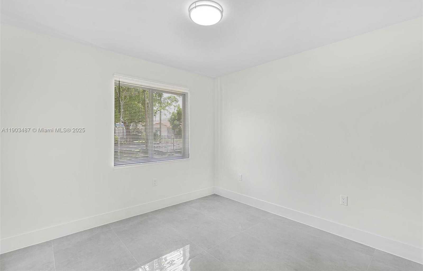 Small Image of 933 NORTH WEST 50TH ST, Miami Number 15