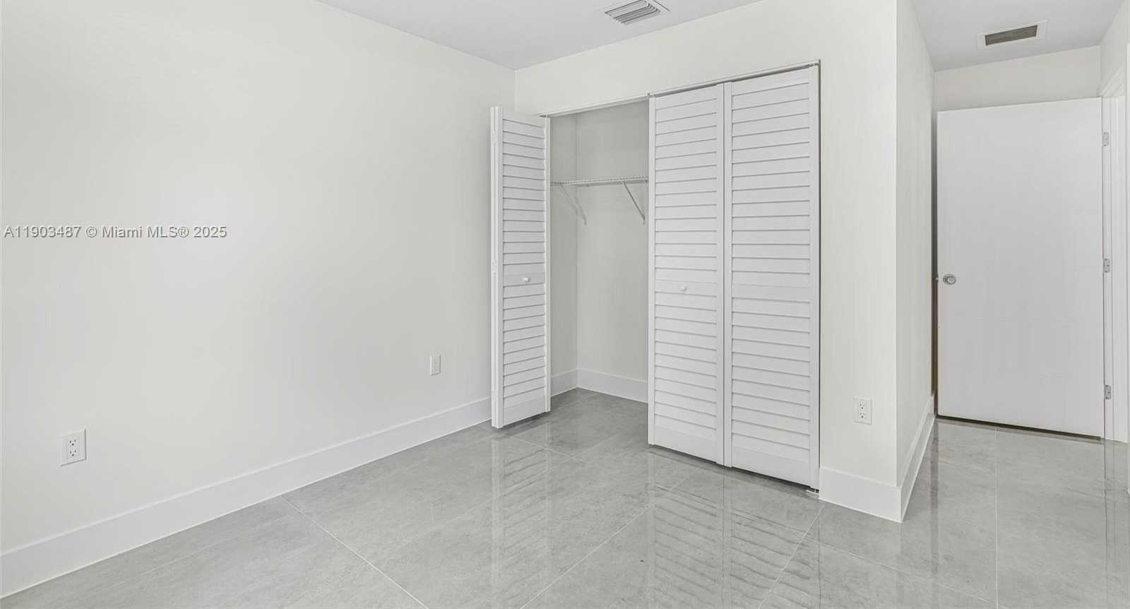 Small Image of 933 NORTH WEST 50TH ST, Miami Number 16