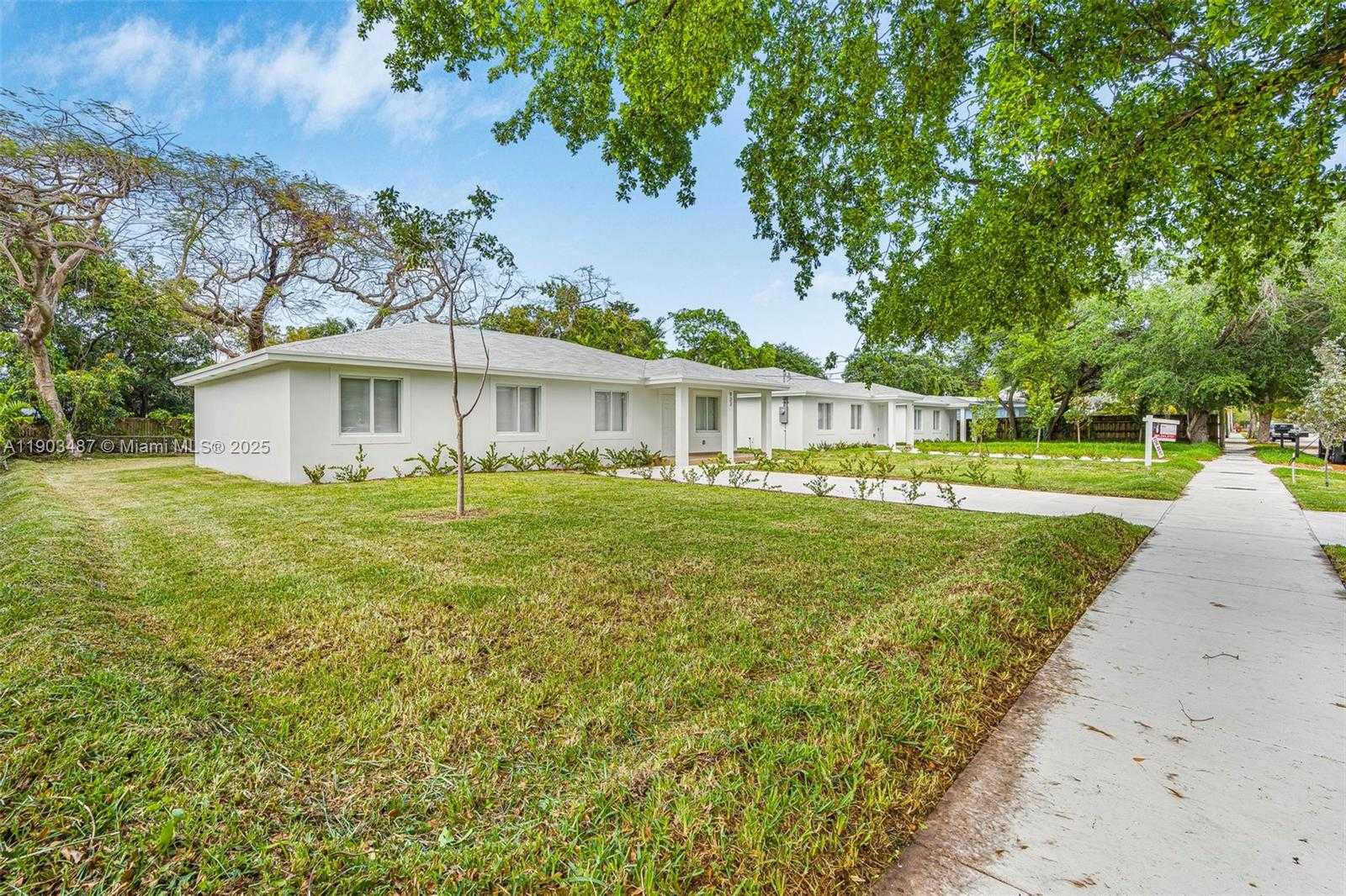 Small Image of 933 NORTH WEST 50TH ST, Miami Number 2