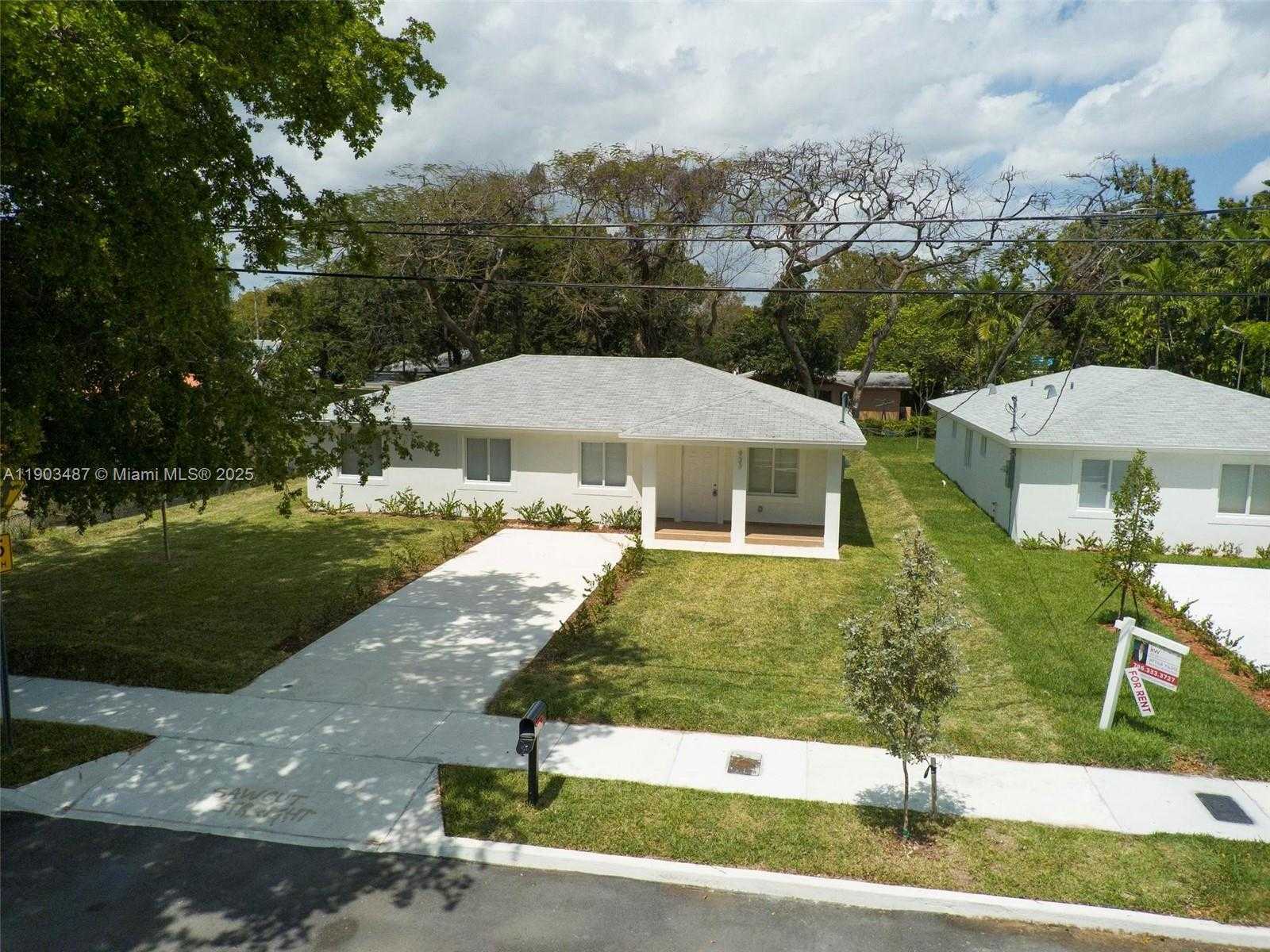 Small Image of 933 NORTH WEST 50TH ST, Miami Number 25