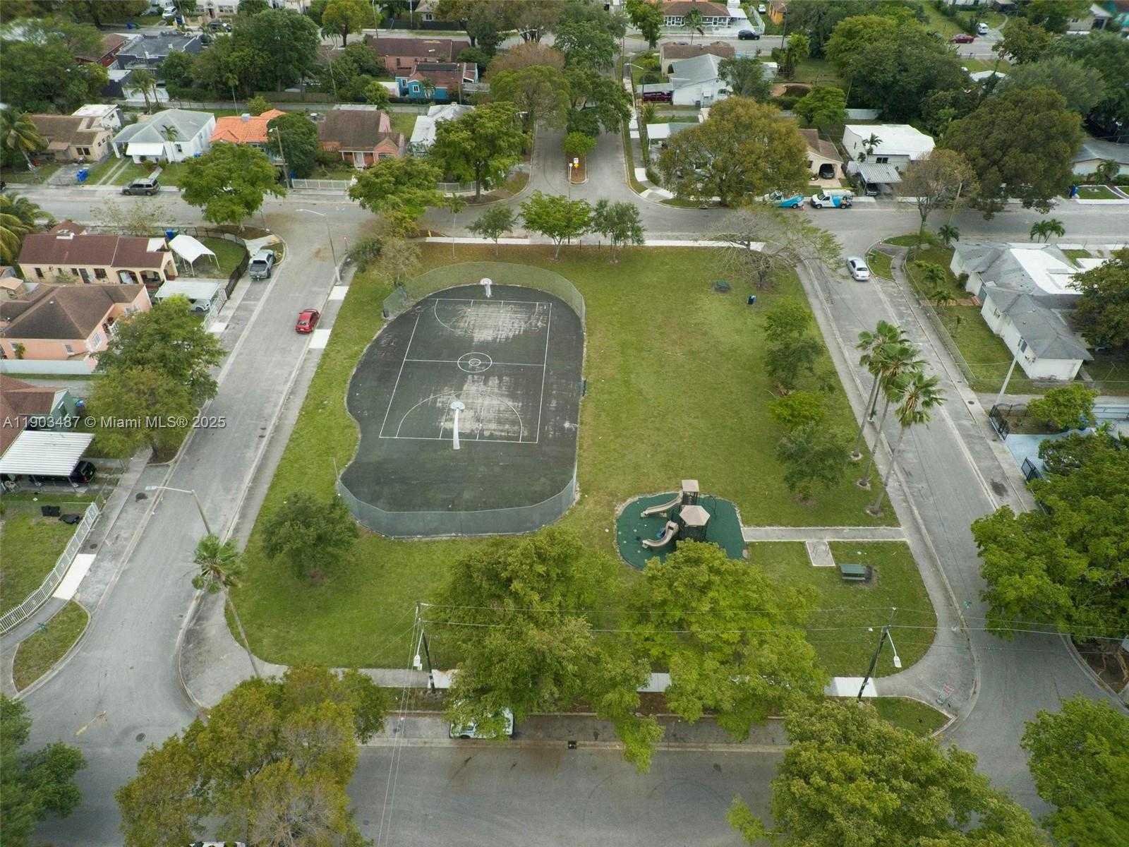 Small Image of 933 NORTH WEST 50TH ST, Miami Number 31