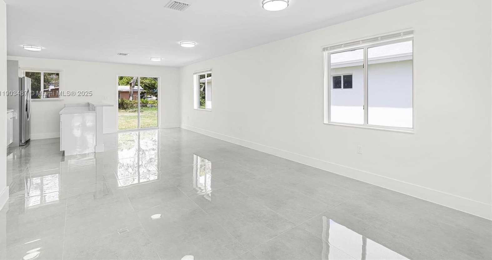 Small Image of 933 NORTH WEST 50TH ST, Miami Number 5