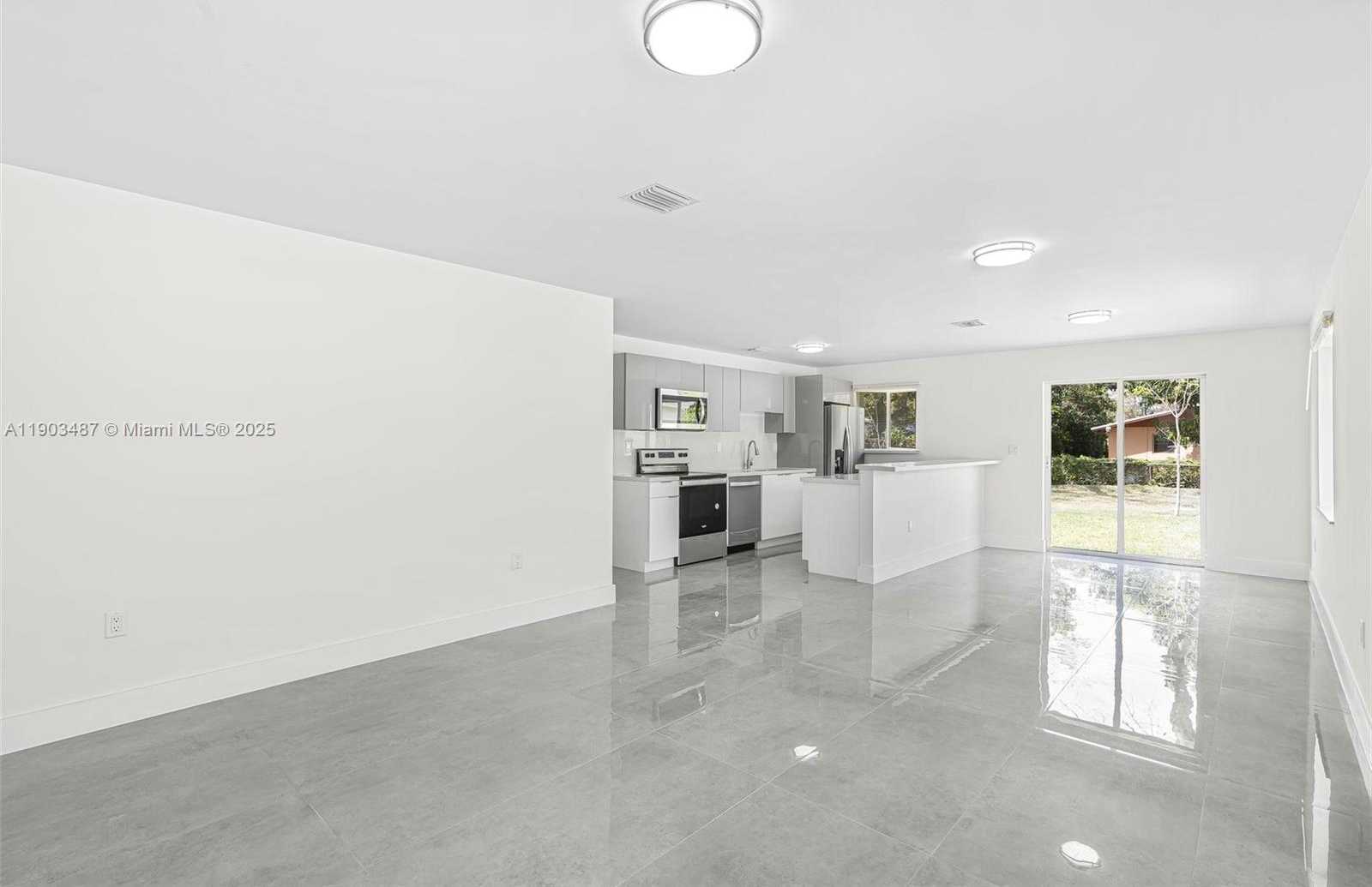 Small Image of 933 NORTH WEST 50TH ST, Miami Number 6