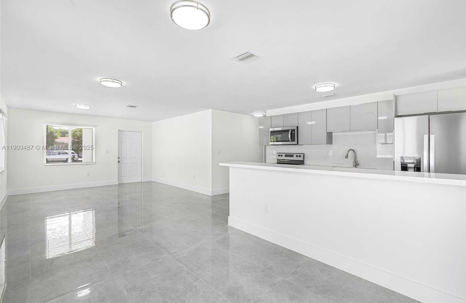 Small Image of 933 NORTH WEST 50TH ST, Miami Number 7