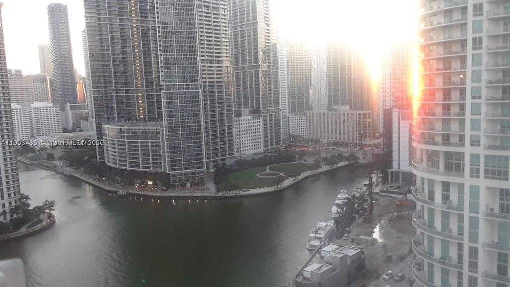 Small Image of 325 SOUTH BISCAYNE BLVD #2214, Miami Number 13