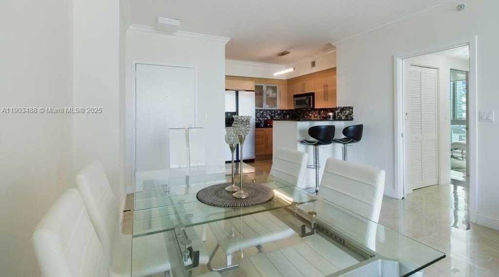 Small Image of 325 SOUTH BISCAYNE BLVD #2214, Miami Number 4