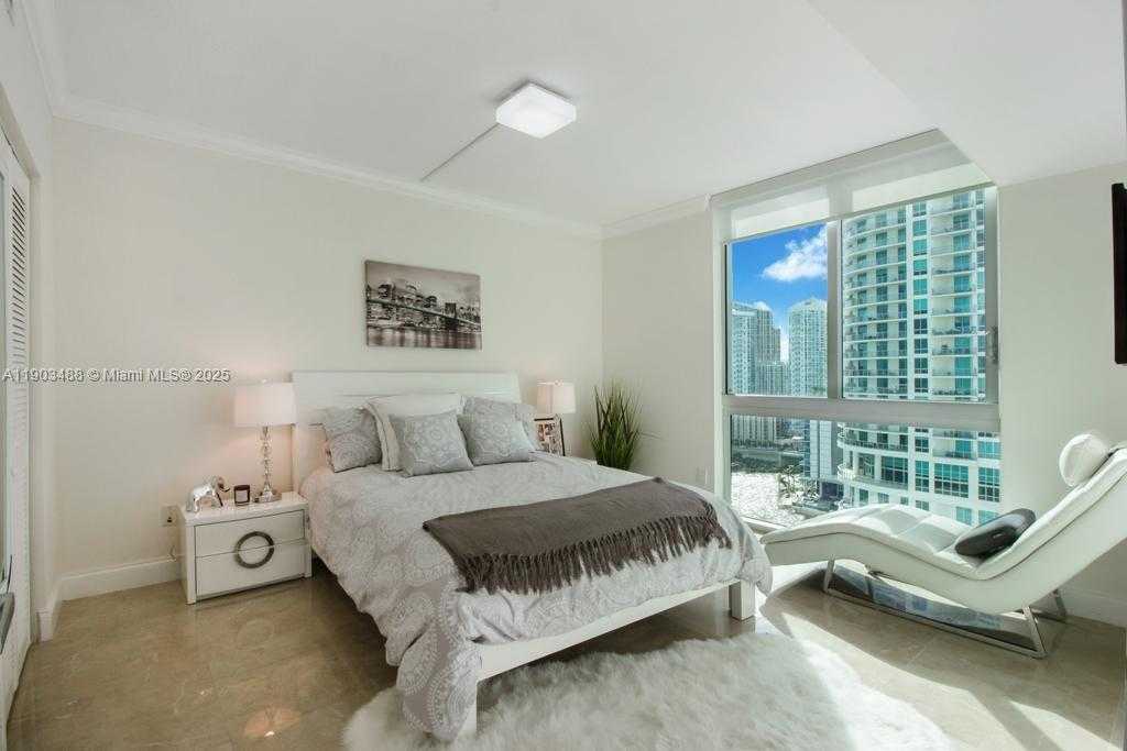 Small Image of 325 SOUTH BISCAYNE BLVD #2214, Miami Number 6