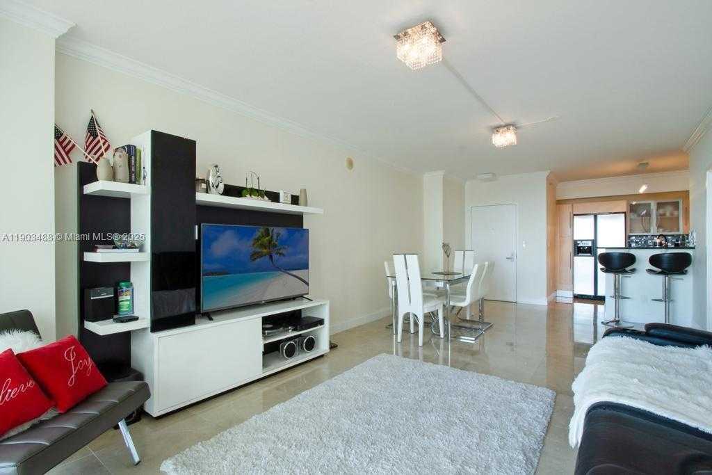 Small Image of 325 SOUTH BISCAYNE BLVD #2214, Miami Number 8