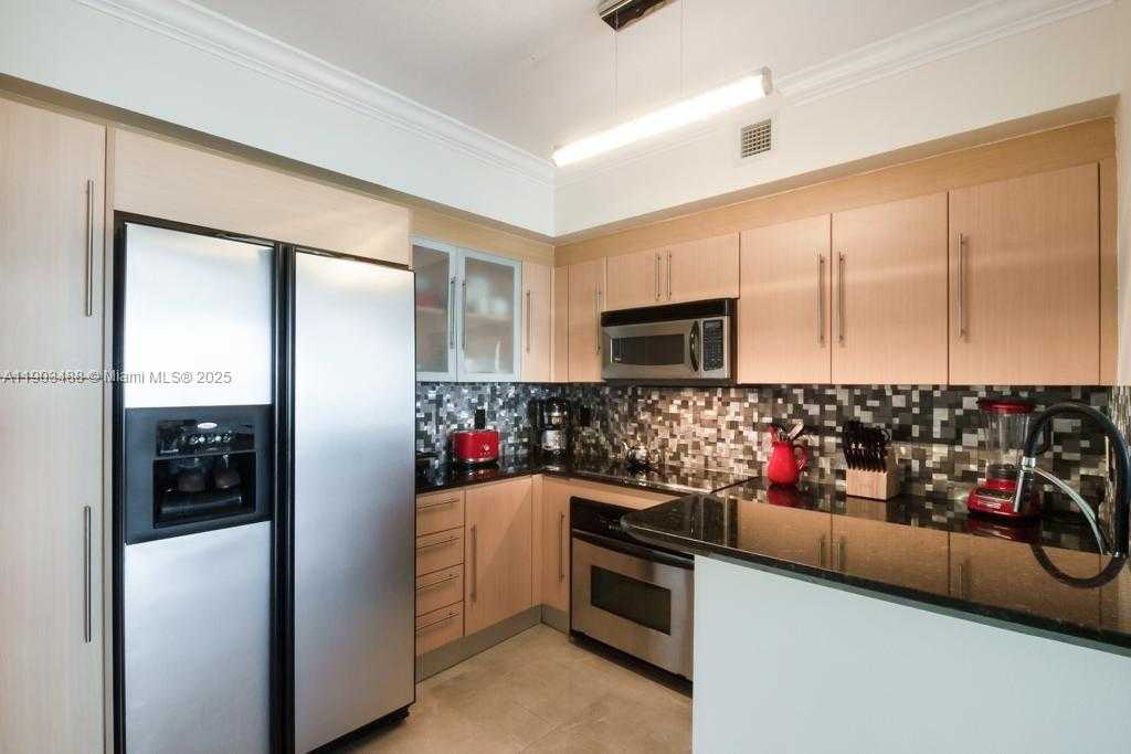 Small Image of 325 SOUTH BISCAYNE BLVD #2214, Miami Number 9