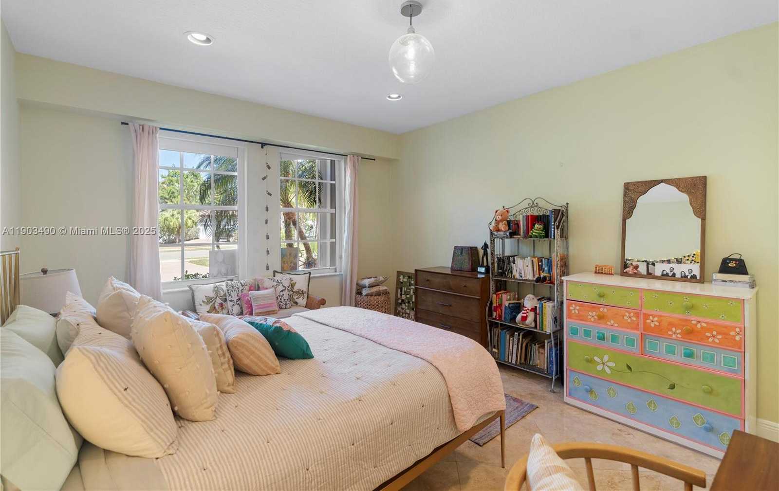 Small Image of 19542 Embassy Ct, Miami, FL 33179, USA Number 20