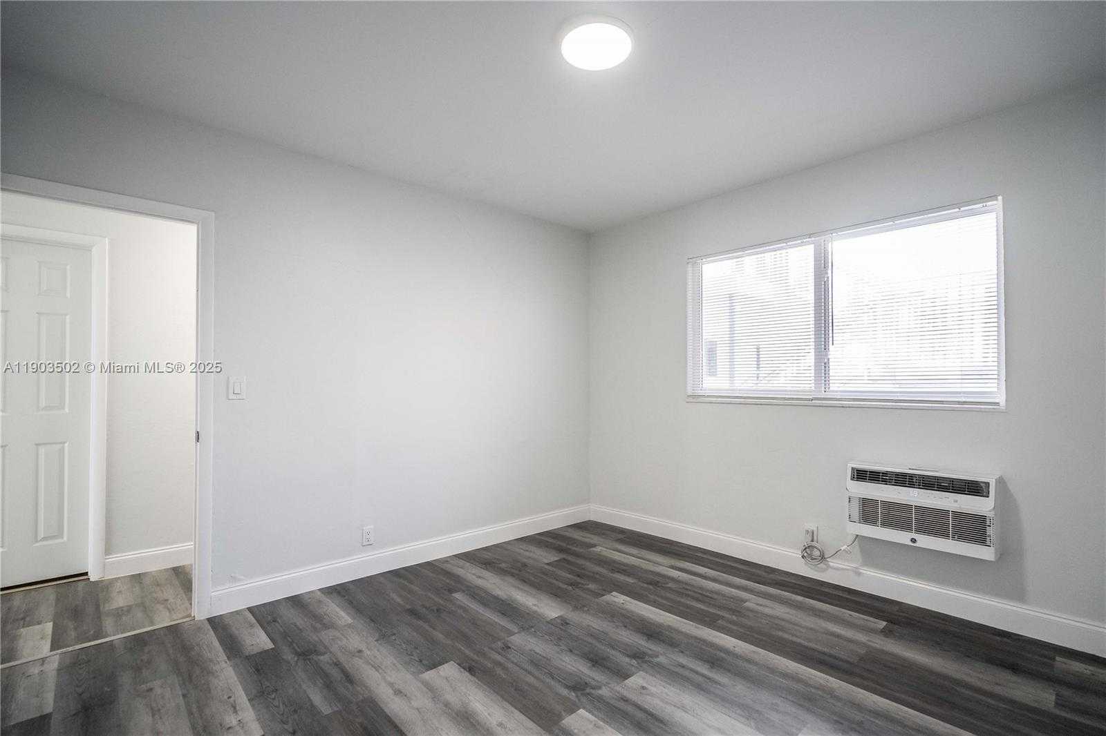 Small Image of 6871 ABBOTT AVE #4, Miami Beach Number 14