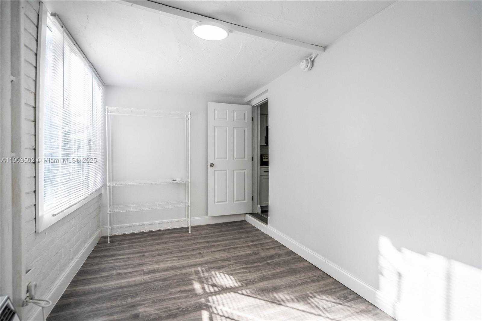 Small Image of 6871 ABBOTT AVE #4, Miami Beach Number 18