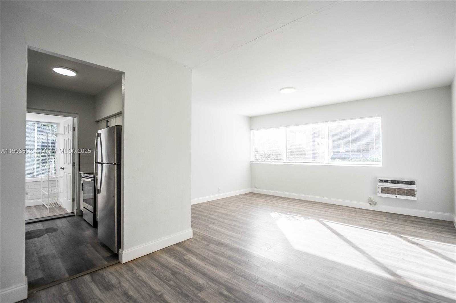 Small Image of 6871 ABBOTT AVE #4, Miami Beach Number 2