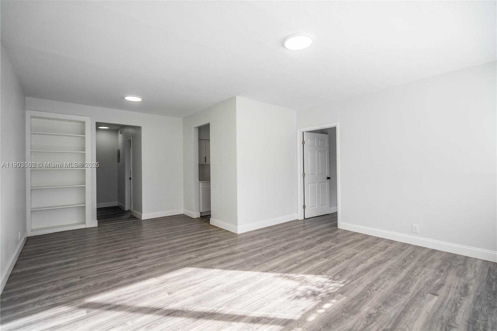 Small Image of 6871 ABBOTT AVE #4, Miami Beach Number 3