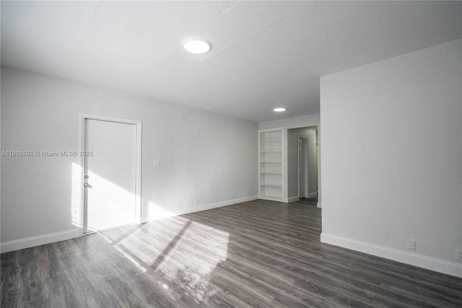 Small Image of 6871 ABBOTT AVE #4, Miami Beach Number 4