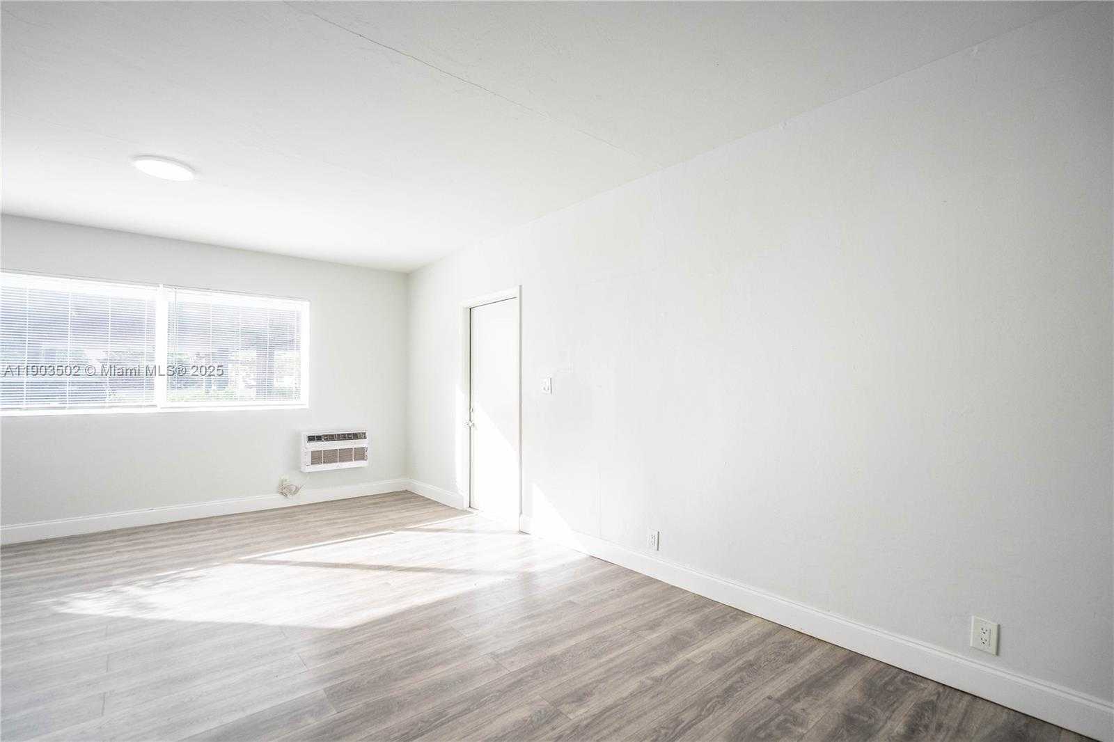 Small Image of 6871 ABBOTT AVE #4, Miami Beach Number 5