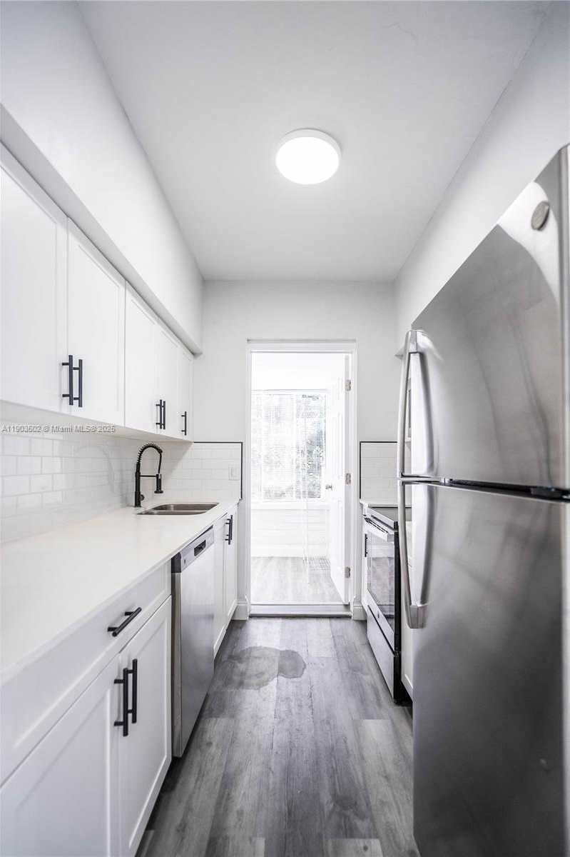 Small Image of 6871 ABBOTT AVE #4, Miami Beach Number 6