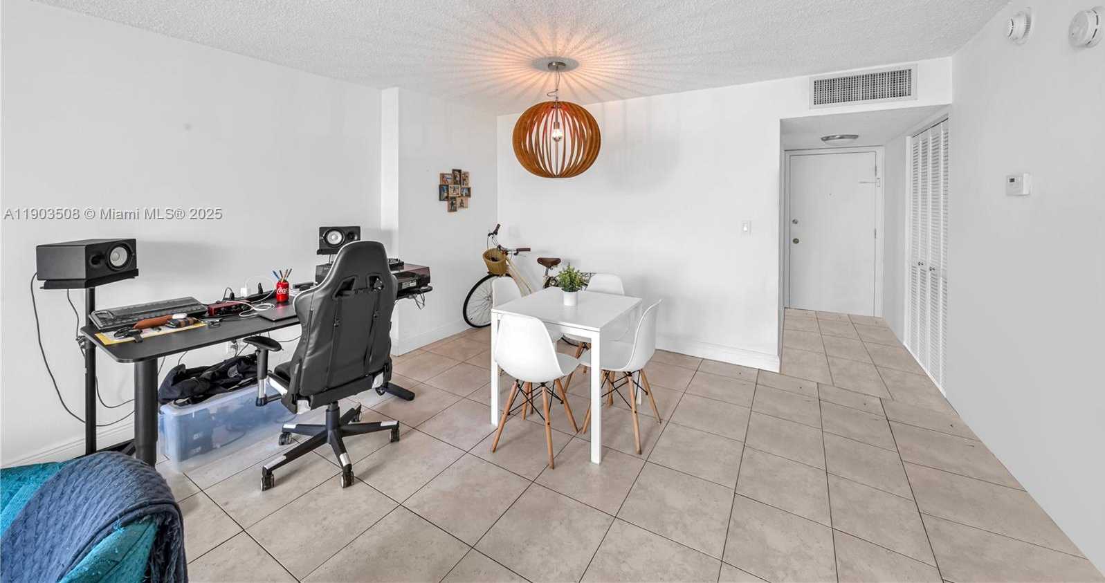 Small Image of 2016 BAY DR #505, Miami Beach Number 5