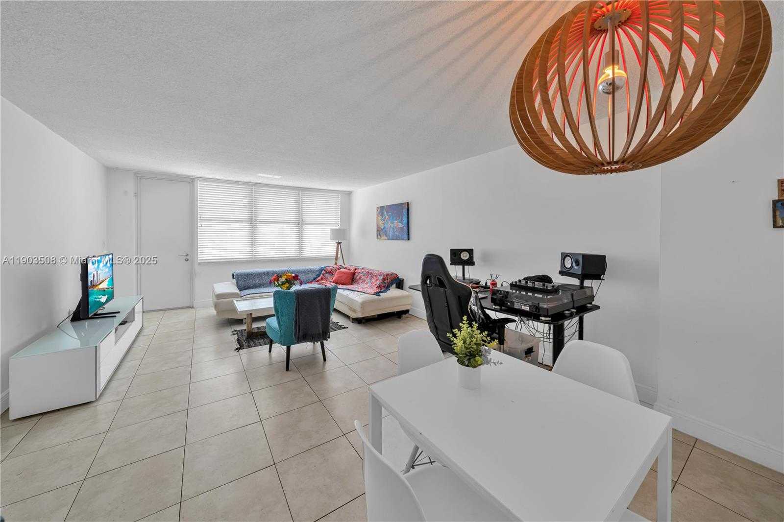 Small Image of 2016 BAY DR #505, Miami Beach Number 6