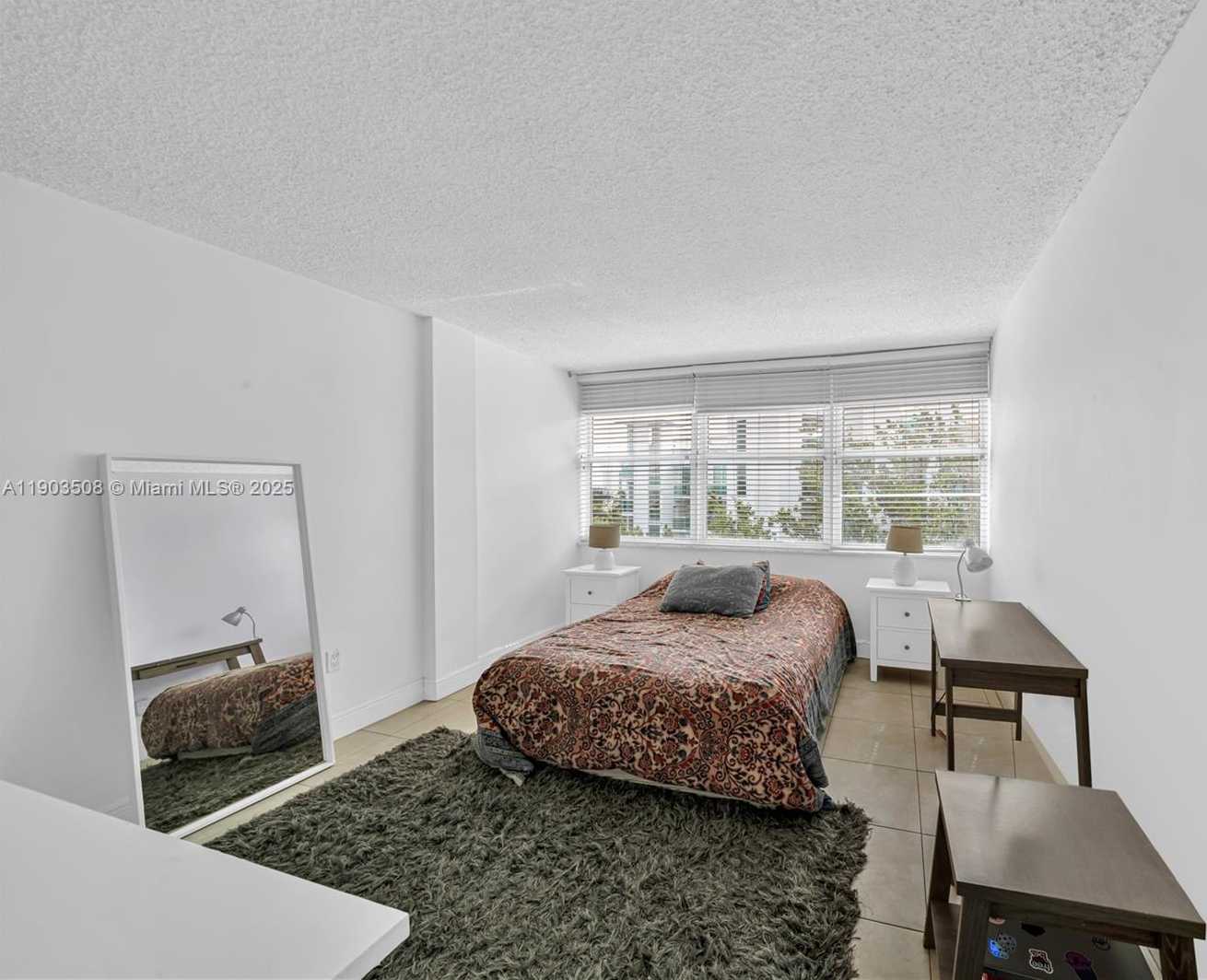 Small Image of 2016 BAY DR #505, Miami Beach Number 9