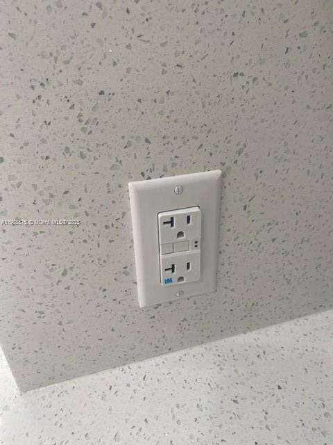 Small Image of 119 MENORES AVE #1A, Coral Gables Number 19