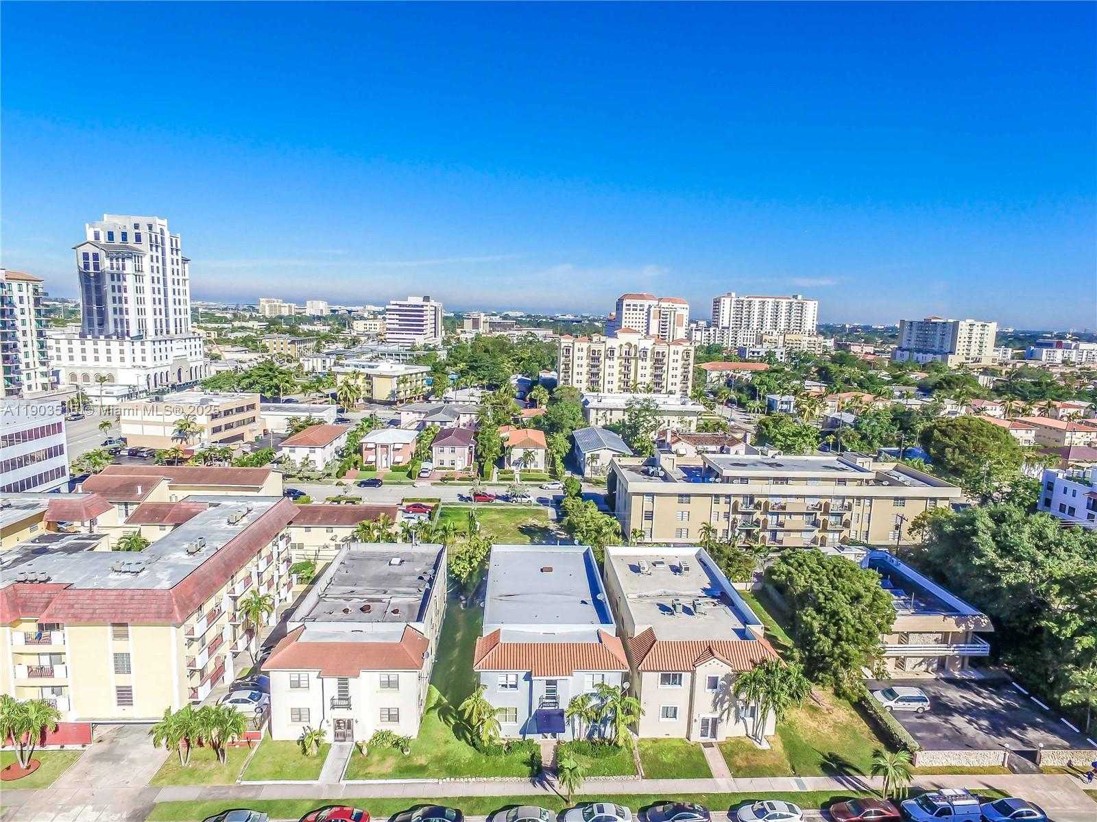 Small Image of 119 MENORES AVE #1A, Coral Gables Number 8