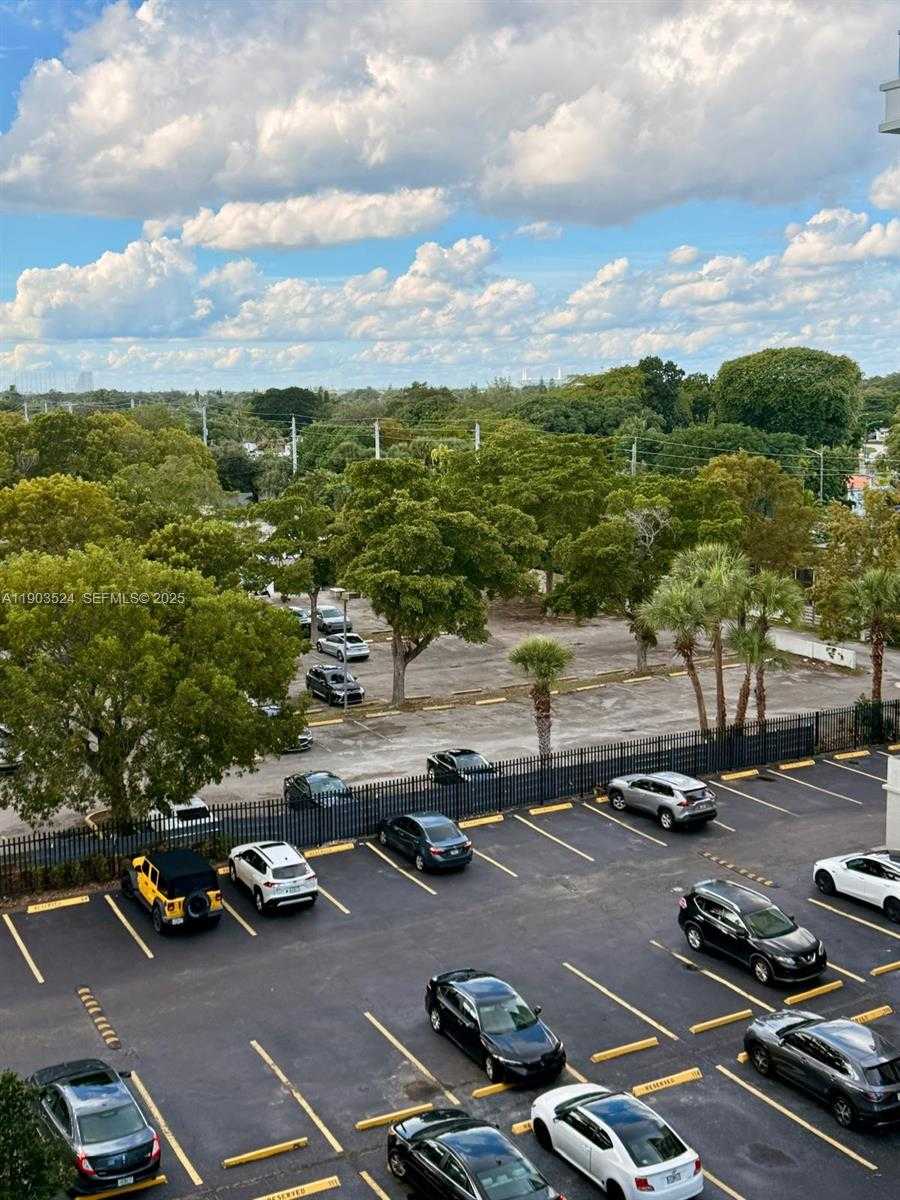 Small Image of 16710 NORTH EAST 9TH AVE #607, North Miami Beach Number 13