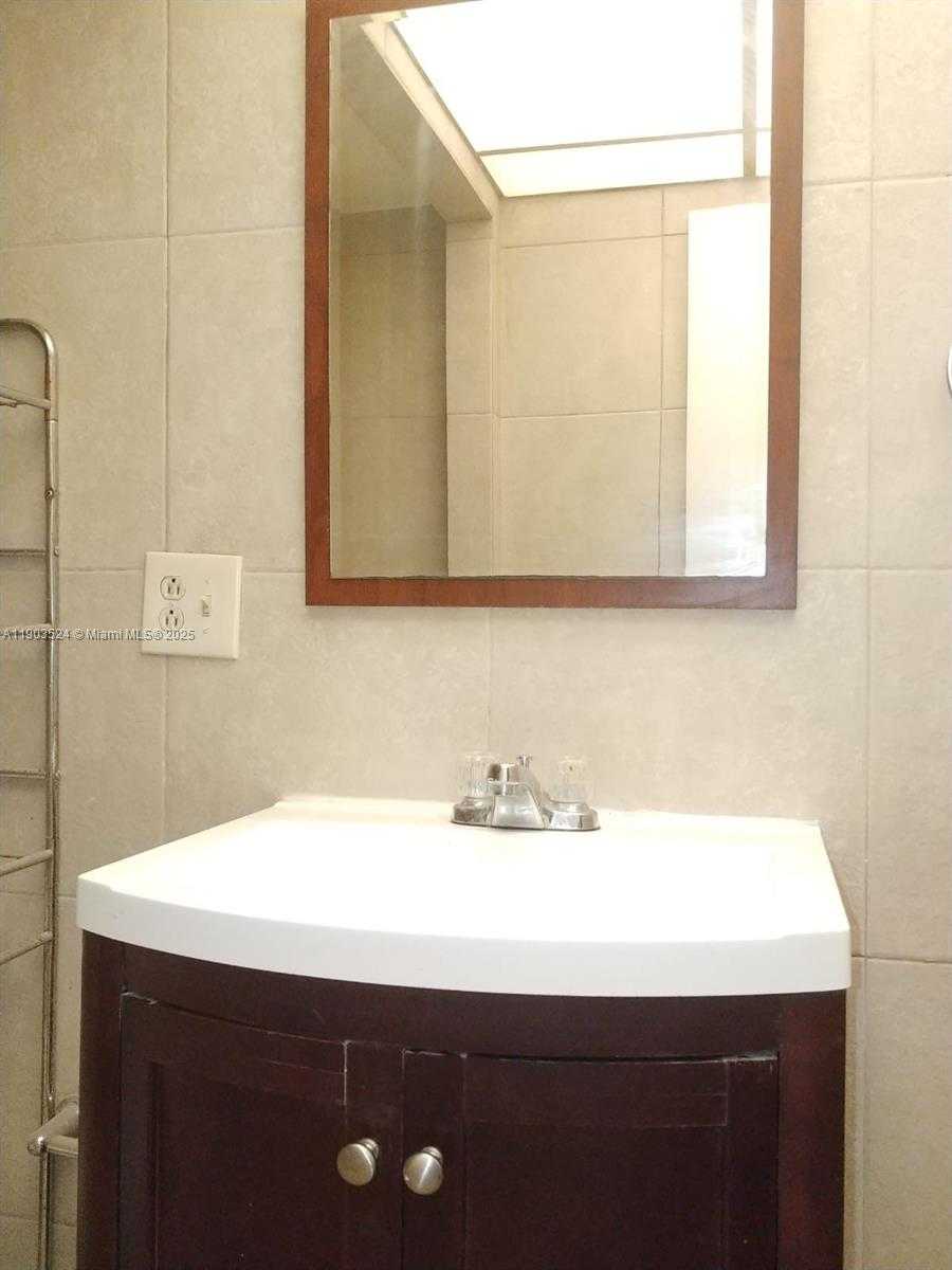 Small Image of 16710 NORTH EAST 9TH AVE #607, North Miami Beach Number 4