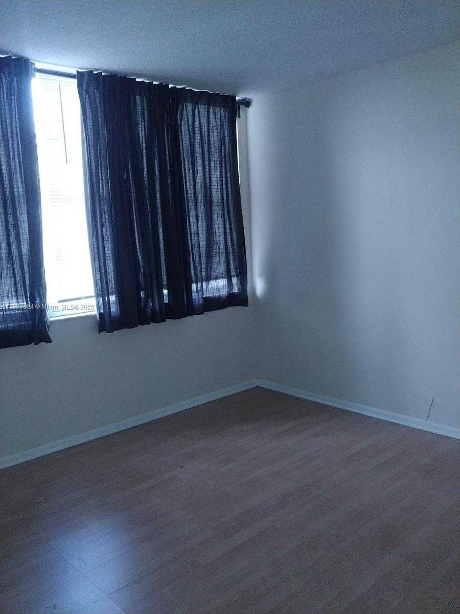 Small Image of 16710 NORTH EAST 9TH AVE #607, North Miami Beach Number 6