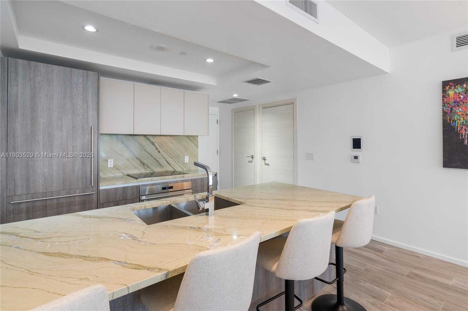 Imagen de Pequeño Objeto