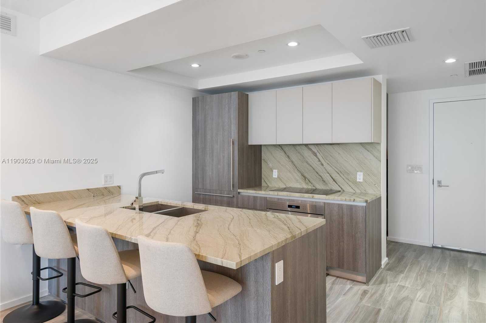 Imagen de Pequeño Objeto