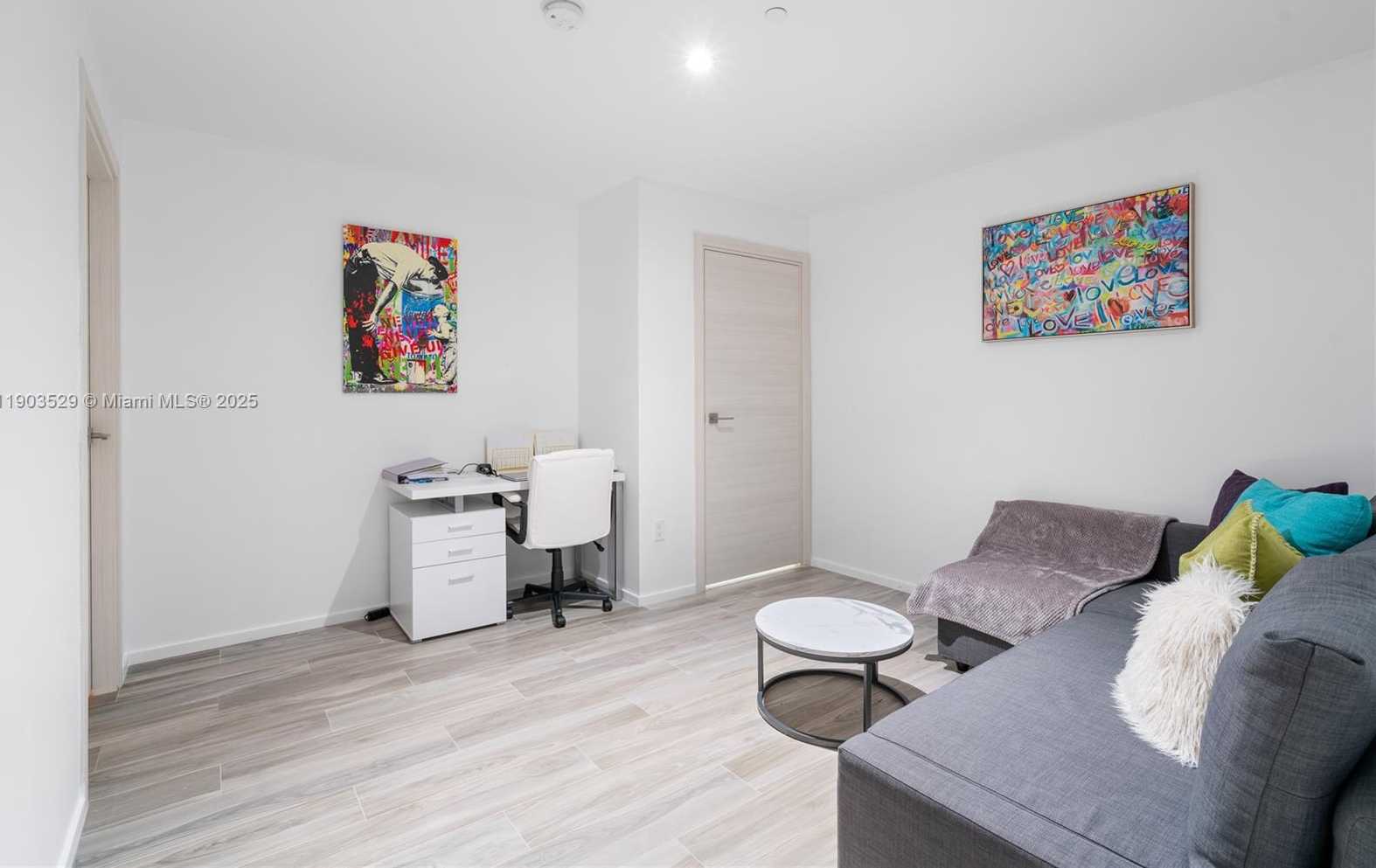 Imagen de Pequeño Objeto