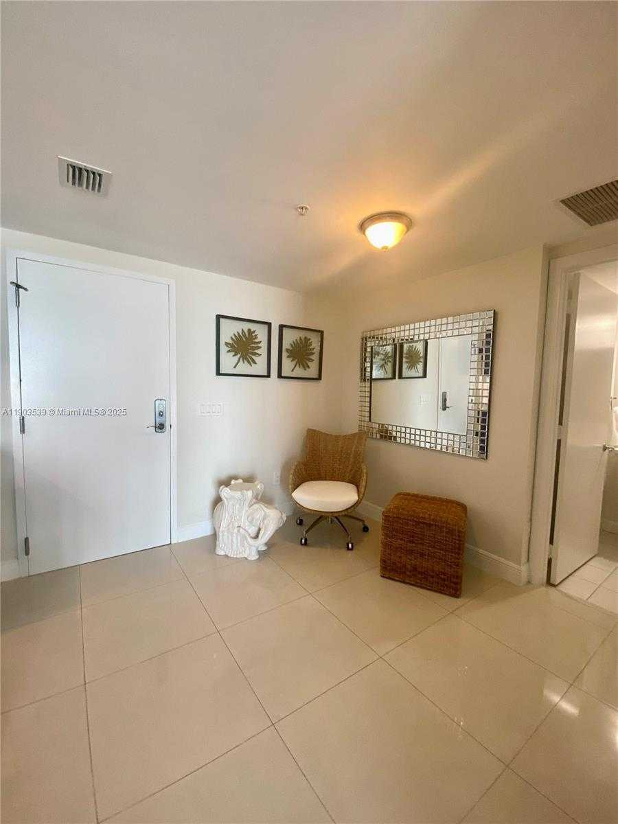 Small Image of 185 SOUTH WEST 7 ST #3207, Miami Number 4